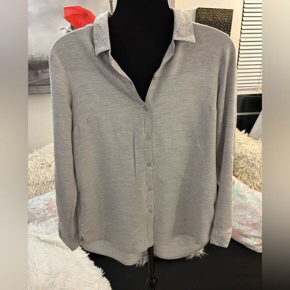 EXPRESS Rayon button Down, roll up sleeve top - Picture 1 of 4